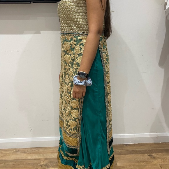 Womens indian outfit anarkali suit/dress size 8/10. Green and gold. - Picture 6 of 7